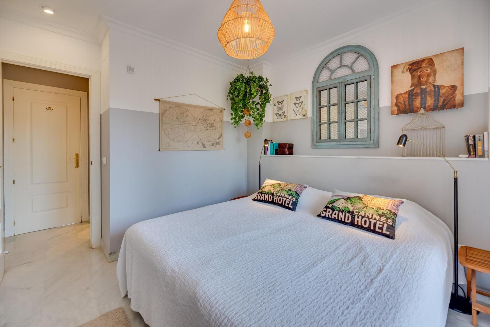Elegant 2 Bdrm Penthouse With Sea Views And Pools Marbella