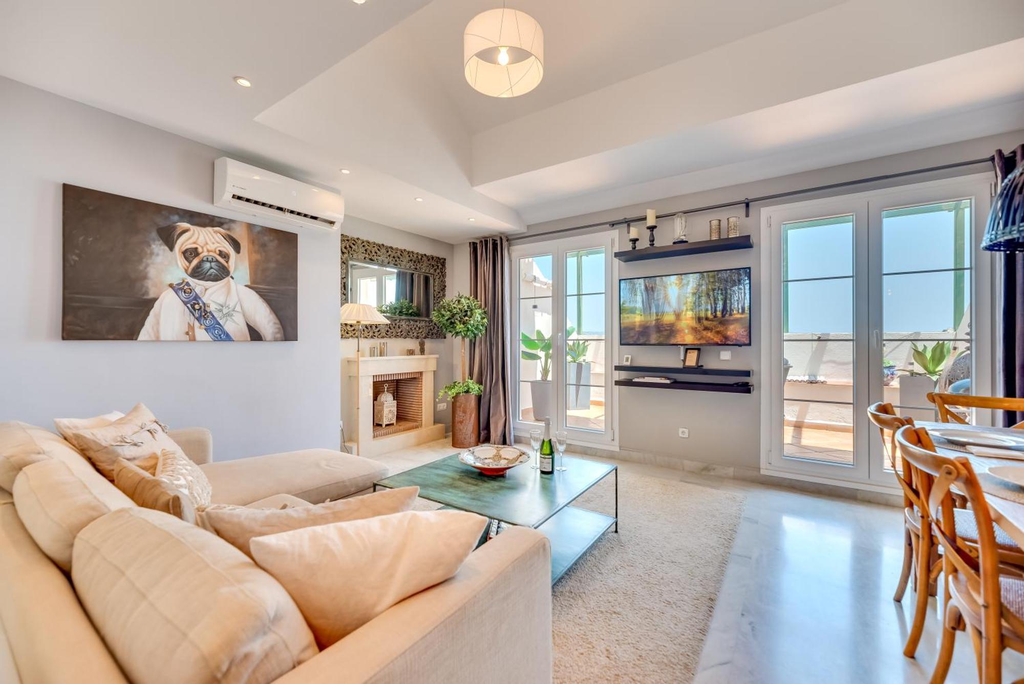 Elegant 2 Bdrm Penthouse With Sea Views And Pools *