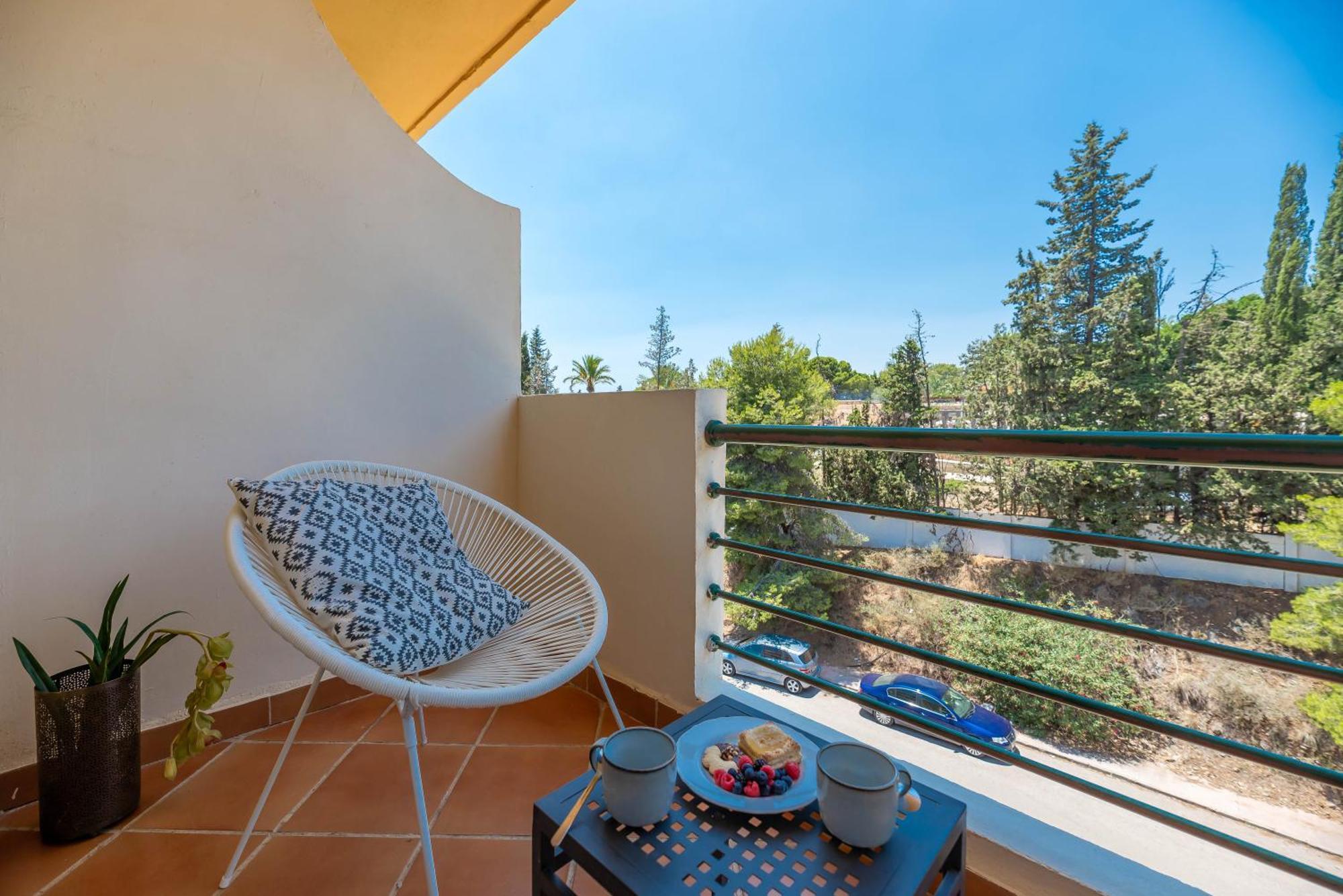 Elegant 2 Bdrm Penthouse With Sea Views And Pools Apartamento *