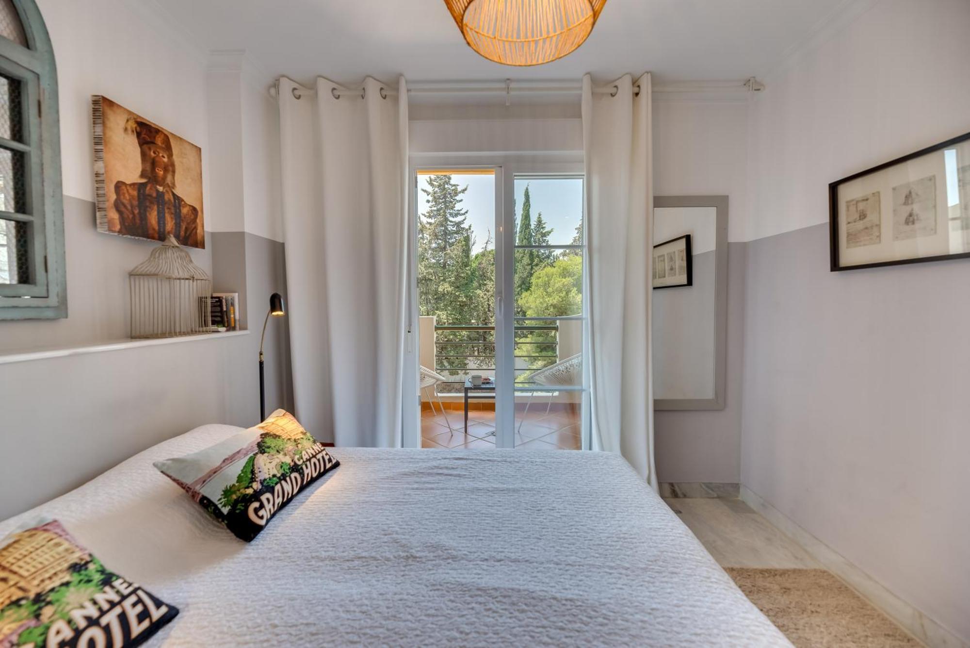 Elegant 2 Bdrm Penthouse With Sea Views And Pools Apartamento